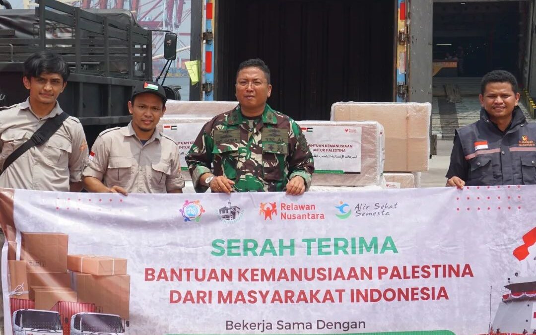 Relawan Nusantara Salurkan Bantuan Kemanusiaan untuk Palestina melalui TNI Angkatan Laut