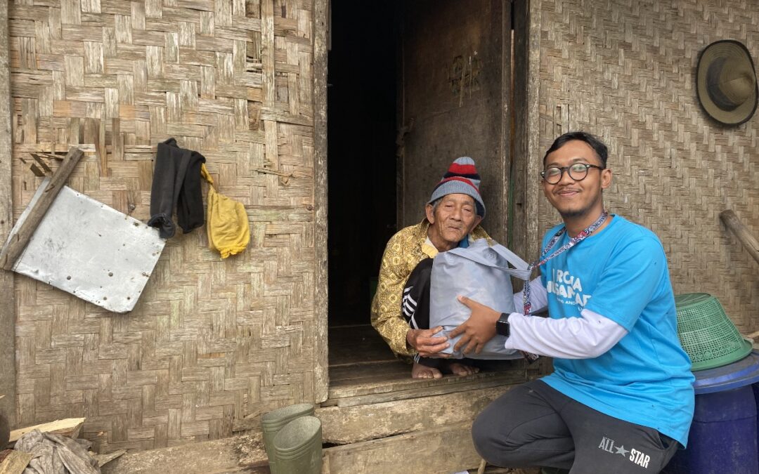 Jejak Kasih Relawan Nusantara di Kampung Laspada, Menebar Kebaikan dengan Berbagi Paket Sembako