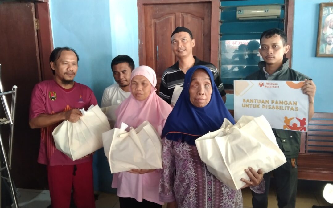 Relawan Nusantara Salurkan Pangan untuk Difabel Semarang