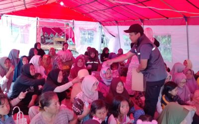 Relawan Nusantara berbagi PMT untuk adik-adik di Pengungsian Pacuan Kuda Babakan Hurip Sumedang