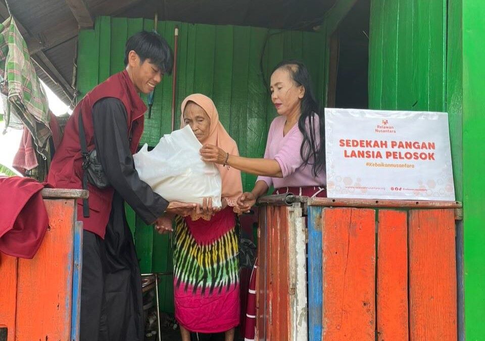 Sedekah Pangan Lansia Pelosok Pulau Sebatik Kabupaten Nunukan Provinsi Kalimantan Utara