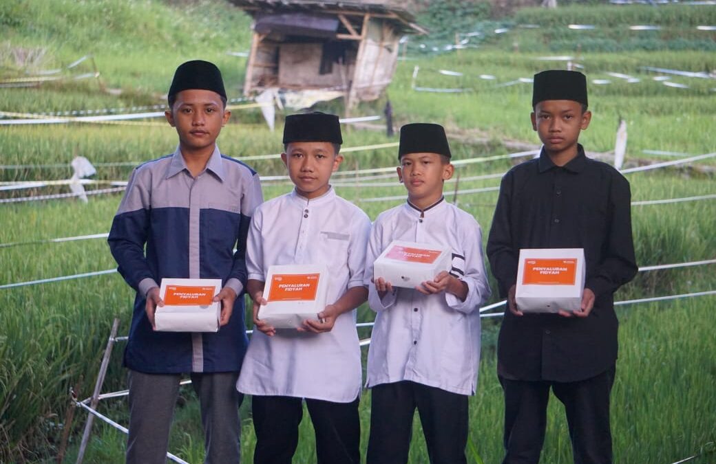 Relawan Nusantara Luaskan Manfaat dengan Menyalurkan Paket Fidyah di Pesantren Mihrab Quran Bandung