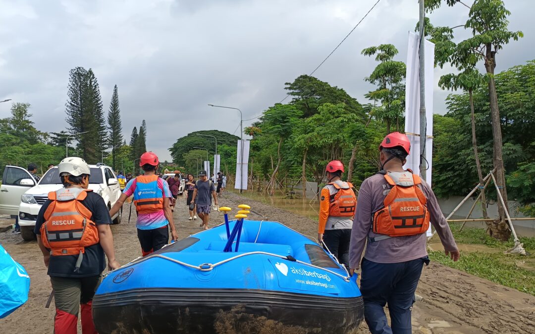 Luaskan Manfaat: Relawan Nusantara Hadir di Tengah Banjir Bekasi