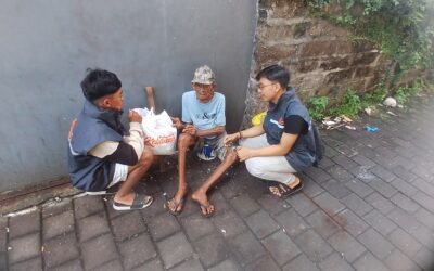 Relawan Nusantara Bali Salurkan Paket Pangan untuk Lansia Prasejahtera di Denpasar