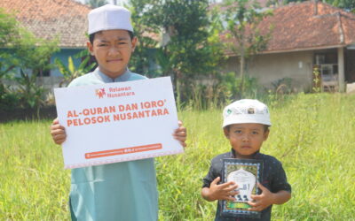 Relawan Nusantara Salurkan Al-Qur’an dan Iqro di Bandung Barat