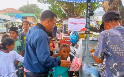 Luaskan Manfaat: Relawan Nusantara Ternate Borong Dagangan dan Berbagi Bahagia di Jalanan Kota
