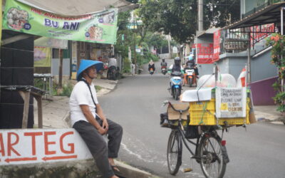 Borong dan Berbagi: Relawan Nusantara Dukung Pedagang Tunarungu di Cinunuk