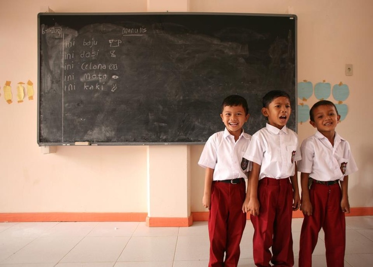 Belajar Meski Sendiri: Perjuangan Anak Yatim Menggapai Pendidikan