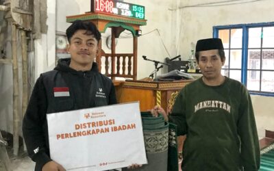 Salurkan 6 Roll Karpet, Relawan Nusantara Hadir di Sinjai Barat