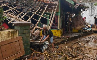 500 KK, 1500 Jiwa di Cikahuripan Terdampak Banjir, Relawan Nusantara Bergerak Cepat Membantu Warga