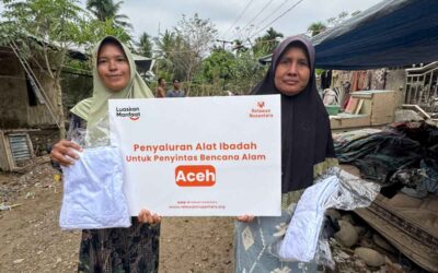 Relawan Nusantara Menguatkan Penyintas dengan Penyaluran Mukena di Aceh Utara