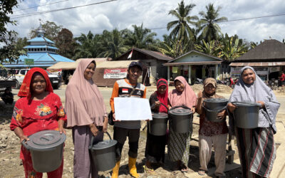 Relawan Nusantara dan HIMA Teknik Lingkungan UPN Veteran Jawa Timur Salurkan Bantuan Bencana di Batangtoru Sumatera Utara