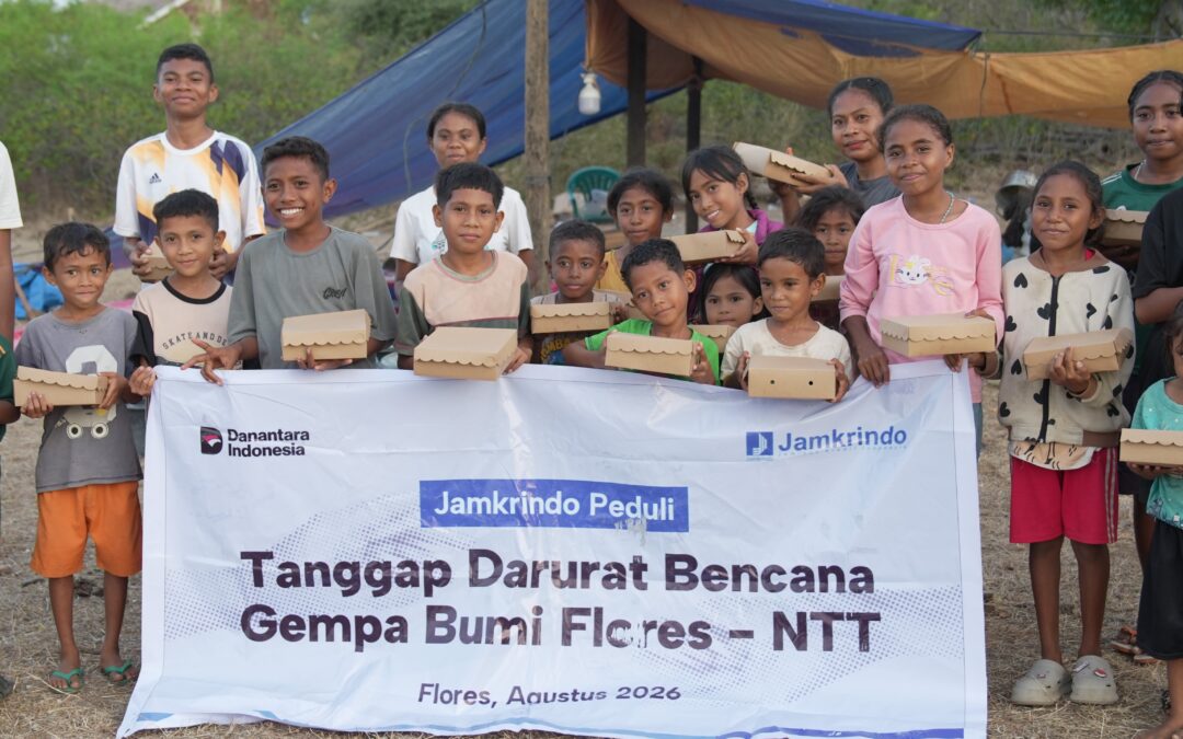 Relawan Nusantara dan Jamkrindo Salurkan Hygiene Kit dan Makanan Siap Saji untuk Penyintas Gempa Flores NTT
