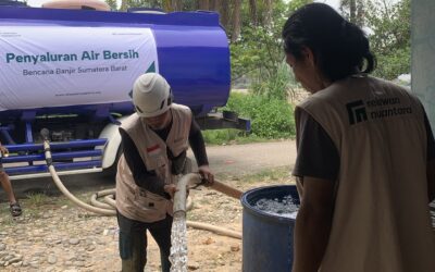 Bantuan Air Bersih untuk Warga Terdampak Banjir Bandang di Lubuk Minturun, Padang