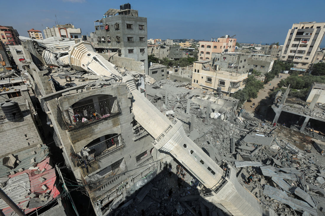 kerusakan-bangunan-menara-masjid-hancur-gaza Pemandangan udara menara masjid dan bangunan pemukiman warga yang hancur roboh akibat dampak genosida di Jalur Gaza.