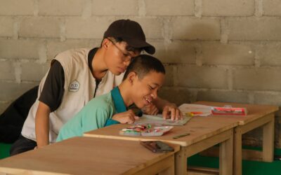 Siswa Disabilitas di Lombok Timur Terima Paket Perlengkapan Sekolah