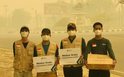 Karhutla Palangka Raya: 300 Masker Gratis Dibagikan untuk Pengguna Jalan