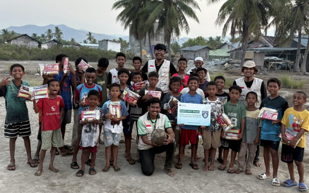 Penyaluran paket PMT oleh Simamaung Media dan Relawan Nusantara untuk anak-anak terdampak gempa NTT di Nagekeo.